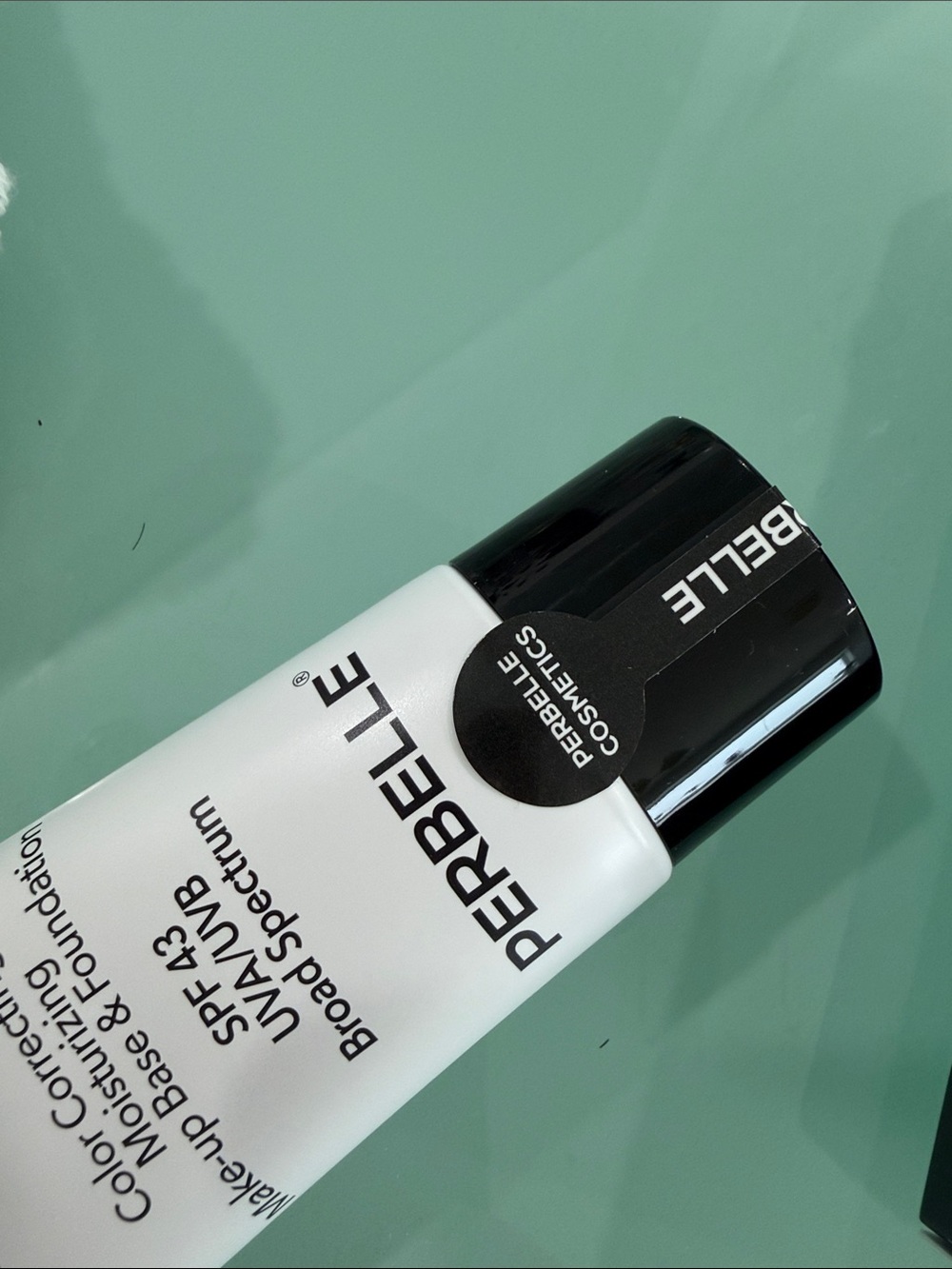 CC Cream Color Correcting Moisturizing Makeup Base - White - Picture 3 of 4